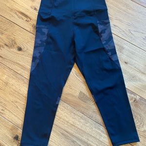 Zyia reflective Capri leggings